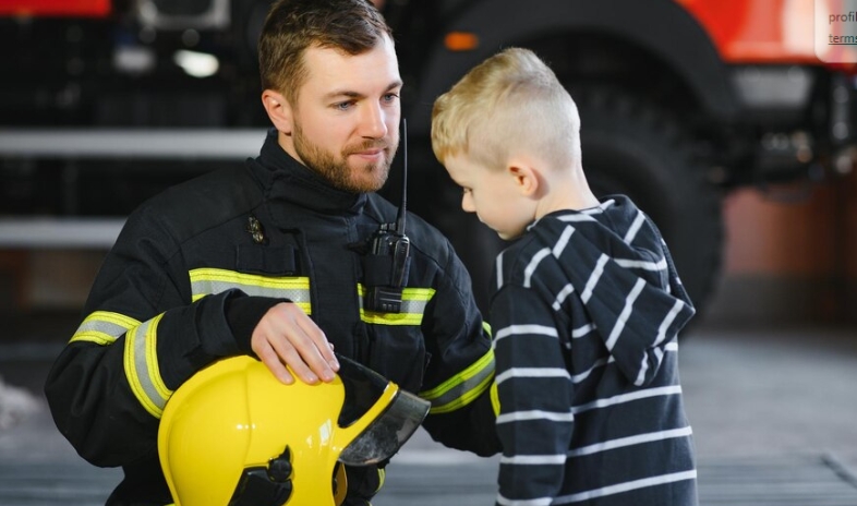 Adopting an abandoned newborn outside the fire station and the emotional return request five years later